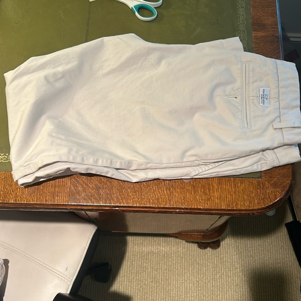 Vineyard vines khaki pants 30x32
